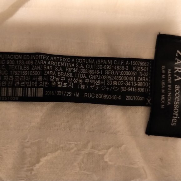 White Zara Lightweight Blanket Scarf/Shall - Picture 10 of 10